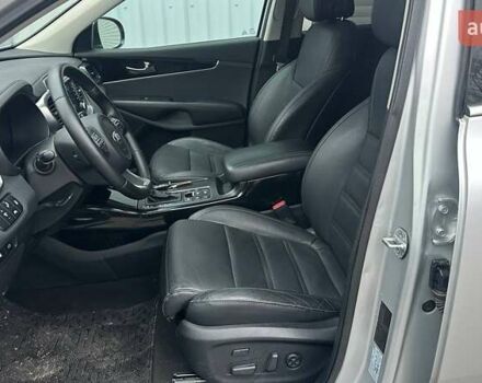 Сірий Кіа Соренто, об'ємом двигуна 2.2 л та пробігом 180 тис. км за 18500 $, фото 12 на Automoto.ua