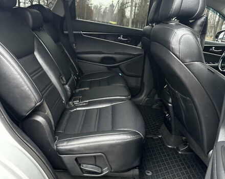 Сірий Кіа Соренто, об'ємом двигуна 2 л та пробігом 178 тис. км за 20500 $, фото 15 на Automoto.ua