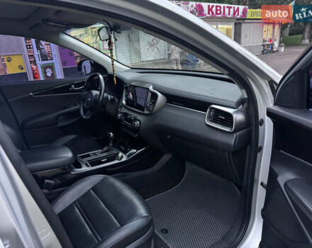 Киа Соренто 2015 в Киеве на Automoto.ua Серый Киа Соренто, объемом двигателя 0 л и пробегом 205 тыс. км за 17500 $, фото 5 на Automoto.ua