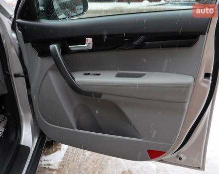 Серый Киа Соренто, объемом двигателя 2.4 л и пробегом 77 тыс. км за 12900 $, фото 45 на Automoto.ua