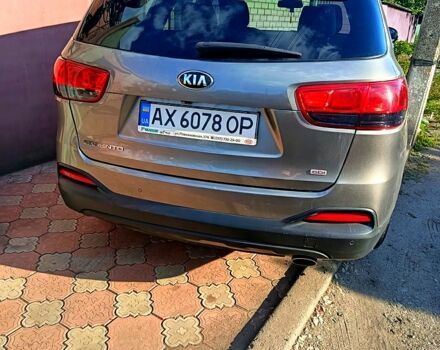 Серый Киа Соренто, объемом двигателя 2.4 л и пробегом 135 тыс. км за 14000 $, фото 3 на Automoto.ua