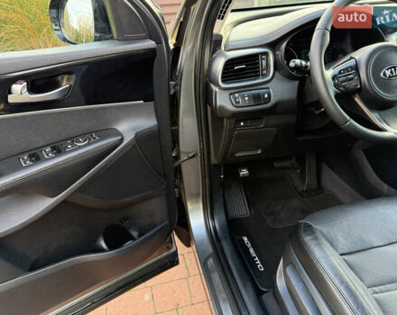 Серый Киа Соренто, объемом двигателя 2.2 л и пробегом 192 тыс. км за 18200 $, фото 49 на Automoto.ua