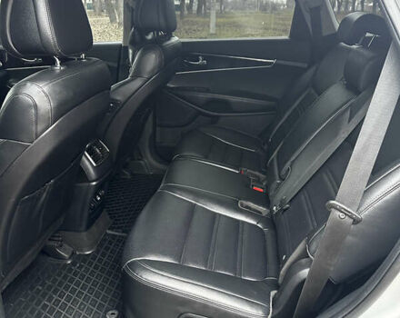 Сірий Кіа Соренто, об'ємом двигуна 2 л та пробігом 178 тис. км за 20500 $, фото 16 на Automoto.ua