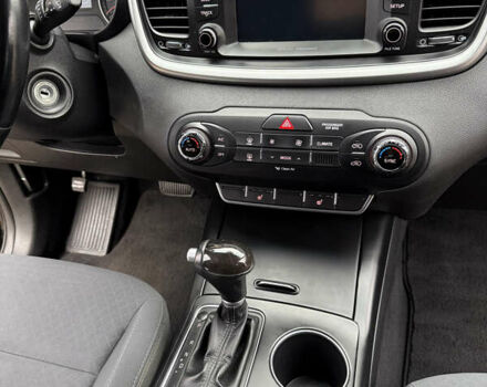 Серый Киа Соренто, объемом двигателя 2.4 л и пробегом 137 тыс. км за 15700 $, фото 9 на Automoto.ua