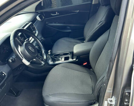 Серый Киа Соренто, объемом двигателя 2.36 л и пробегом 188 тыс. км за 14999 $, фото 16 на Automoto.ua