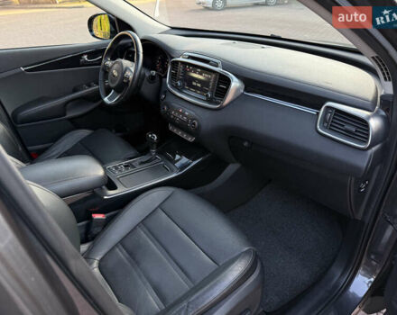 Сірий Кіа Соренто, об'ємом двигуна 2.2 л та пробігом 223 тис. км за 20750 $, фото 94 на Automoto.ua