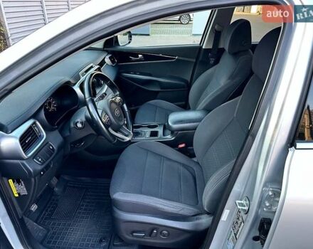 Серый Киа Соренто, объемом двигателя 2.36 л и пробегом 137 тыс. км за 16700 $, фото 9 на Automoto.ua