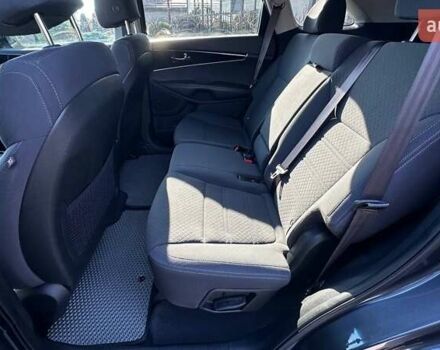 Серый Киа Соренто, объемом двигателя 2.36 л и пробегом 170 тыс. км за 14400 $, фото 21 на Automoto.ua