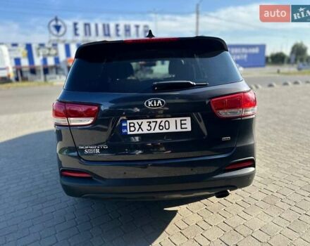 Серый Киа Соренто, объемом двигателя 2.36 л и пробегом 170 тыс. км за 14400 $, фото 5 на Automoto.ua