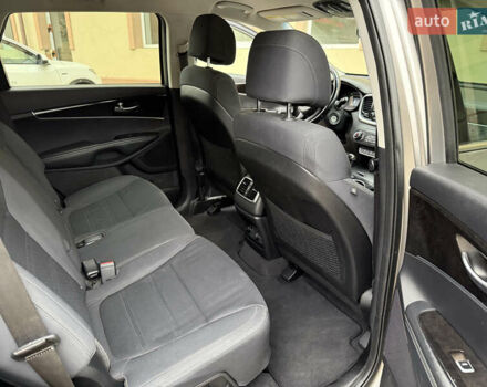 Серый Киа Соренто, объемом двигателя 2.4 л и пробегом 137 тыс. км за 15700 $, фото 7 на Automoto.ua