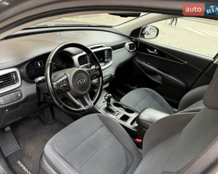 Серый Киа Соренто, объемом двигателя 2.4 л и пробегом 137 тыс. км за 15700 $, фото 15 на Automoto.ua