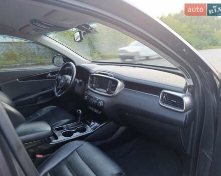 Серый Киа Соренто, объемом двигателя 3.3 л и пробегом 210 тыс. км за 17000 $, фото 15 на Automoto.ua