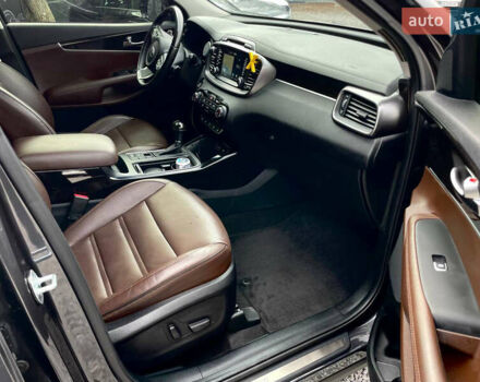 Сірий Кіа Соренто, об'ємом двигуна 2 л та пробігом 90 тис. км за 21900 $, фото 12 на Automoto.ua