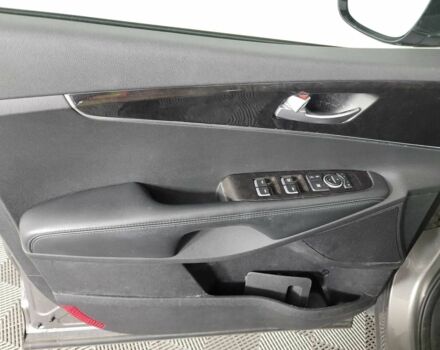 Сірий Кіа Соренто, об'ємом двигуна 0 л та пробігом 142 тис. км за 10400 $, фото 8 на Automoto.ua