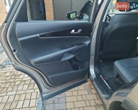 Серый Киа Соренто, объемом двигателя 2.35 л и пробегом 122 тыс. км за 17100 $, фото 16 на Automoto.ua