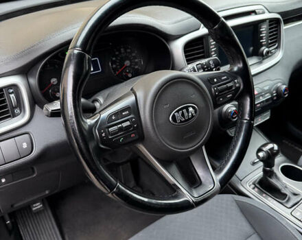 Серый Киа Соренто, объемом двигателя 2.4 л и пробегом 137 тыс. км за 15700 $, фото 19 на Automoto.ua
