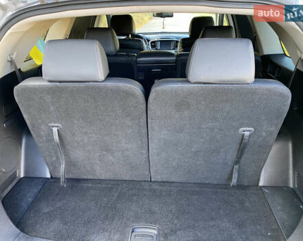 Серый Киа Соренто, объемом двигателя 3.34 л и пробегом 115 тыс. км за 15250 $, фото 11 на Automoto.ua