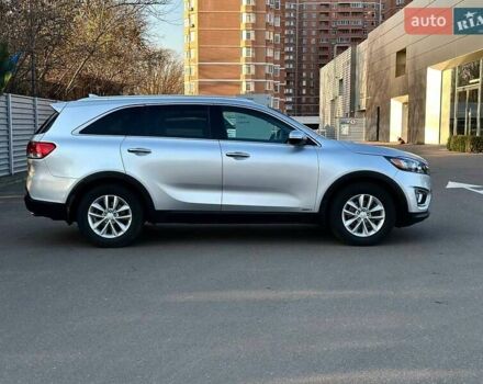 Серый Киа Соренто, объемом двигателя 2.36 л и пробегом 137 тыс. км за 16700 $, фото 3 на Automoto.ua