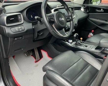 Сірий Кіа Соренто, об'ємом двигуна 2.2 л та пробігом 141 тис. км за 21300 $, фото 3 на Automoto.ua