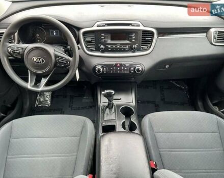 Серый Киа Соренто, объемом двигателя 2.36 л и пробегом 116 тыс. км за 19200 $, фото 14 на Automoto.ua