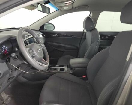 Сірий Кіа Соренто, об'ємом двигуна 0 л та пробігом 142 тис. км за 10400 $, фото 5 на Automoto.ua