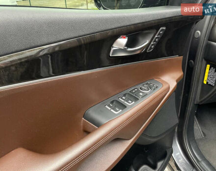 Сірий Кіа Соренто, об'ємом двигуна 2 л та пробігом 90 тис. км за 21900 $, фото 8 на Automoto.ua