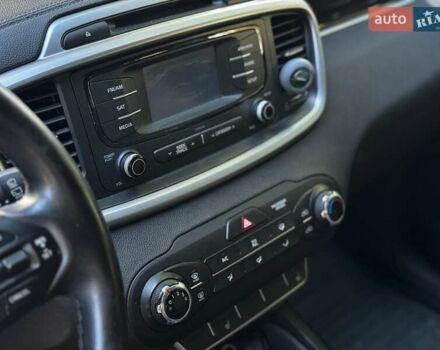 Серый Киа Соренто, объемом двигателя 2.4 л и пробегом 157 тыс. км за 14440 $, фото 14 на Automoto.ua