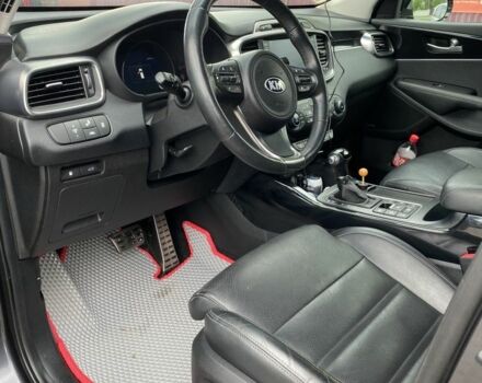 Серый Киа Соренто, объемом двигателя 2.2 л и пробегом 141 тыс. км за 21300 $, фото 4 на Automoto.ua