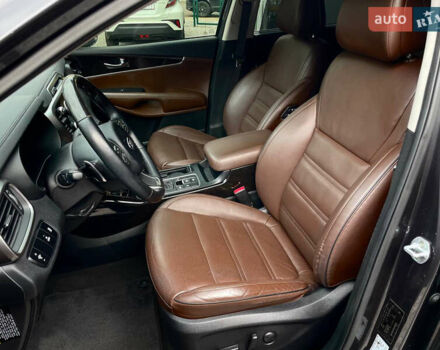 Сірий Кіа Соренто, об'ємом двигуна 2 л та пробігом 90 тис. км за 21900 $, фото 7 на Automoto.ua