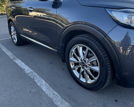 Серый Киа Соренто, объемом двигателя 2 л и пробегом 205 тыс. км за 23300 $, фото 3 на Automoto.ua