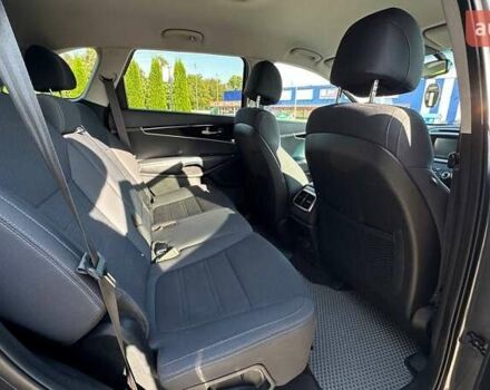 Серый Киа Соренто, объемом двигателя 2.36 л и пробегом 170 тыс. км за 14400 $, фото 17 на Automoto.ua