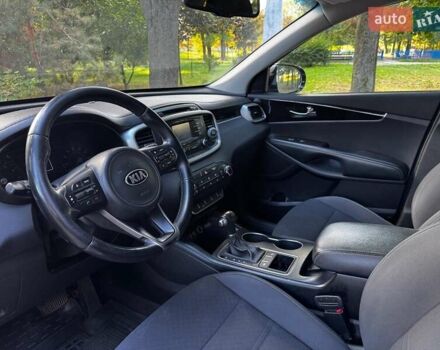 Серый Киа Соренто, объемом двигателя 2.4 л и пробегом 157 тыс. км за 14440 $, фото 18 на Automoto.ua