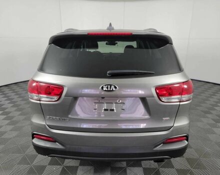 Сірий Кіа Соренто, об'ємом двигуна 0 л та пробігом 142 тис. км за 10400 $, фото 4 на Automoto.ua