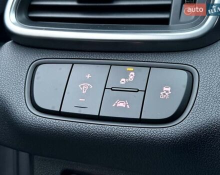 Серый Киа Соренто, объемом двигателя 2.2 л и пробегом 193 тыс. км за 21300 $, фото 47 на Automoto.ua