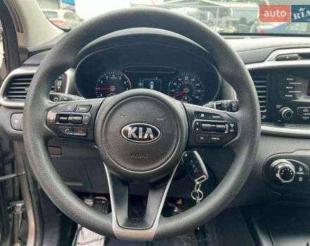 Серый Киа Соренто, объемом двигателя 2.36 л и пробегом 116 тыс. км за 19200 $, фото 11 на Automoto.ua