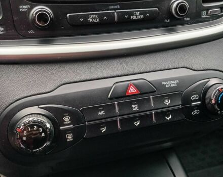 Серый Киа Соренто, объемом двигателя 2.4 л и пробегом 110 тыс. км за 14000 $, фото 7 на Automoto.ua