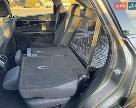 Серый Киа Соренто, объемом двигателя 2.4 л и пробегом 125 тыс. км за 14900 $, фото 19 на Automoto.ua