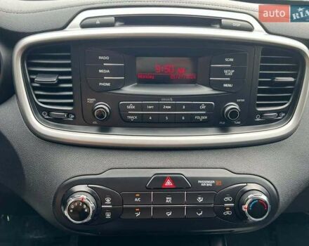 Серый Киа Соренто, объемом двигателя 2.36 л и пробегом 116 тыс. км за 19200 $, фото 12 на Automoto.ua