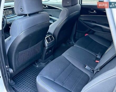 Серый Киа Соренто, объемом двигателя 2.36 л и пробегом 137 тыс. км за 16700 $, фото 27 на Automoto.ua