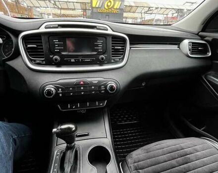 Серый Киа Соренто, объемом двигателя 2.36 л и пробегом 105 тыс. км за 16300 $, фото 7 на Automoto.ua