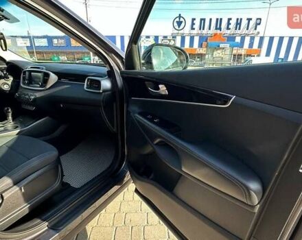 Серый Киа Соренто, объемом двигателя 2.36 л и пробегом 170 тыс. км за 14400 $, фото 19 на Automoto.ua