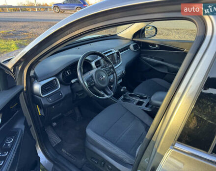 Серый Киа Соренто, объемом двигателя 2.4 л и пробегом 125 тыс. км за 14900 $, фото 23 на Automoto.ua