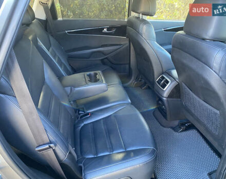 Серый Киа Соренто, объемом двигателя 3.34 л и пробегом 115 тыс. км за 15250 $, фото 18 на Automoto.ua