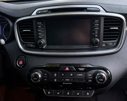 Серый Киа Соренто, объемом двигателя 2 л и пробегом 142 тыс. км за 19300 $, фото 12 на Automoto.ua