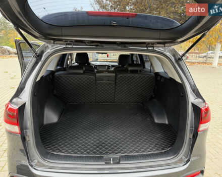 Серый Киа Соренто, объемом двигателя 2 л и пробегом 142 тыс. км за 21100 $, фото 25 на Automoto.ua