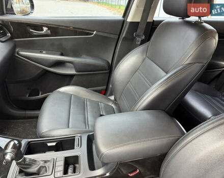 Серый Киа Соренто, объемом двигателя 2 л и пробегом 142 тыс. км за 21100 $, фото 9 на Automoto.ua