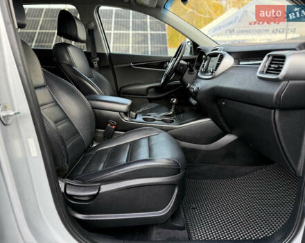 Сірий Кіа Соренто, об'ємом двигуна 0 л та пробігом 205 тис. км за 13400 $, фото 25 на Automoto.ua