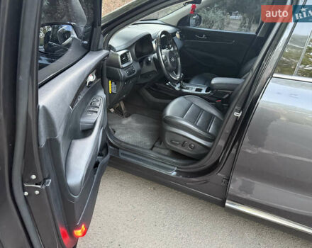 Серый Киа Соренто, объемом двигателя 2 л и пробегом 142 тыс. км за 19300 $, фото 10 на Automoto.ua