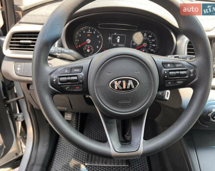 Серый Киа Соренто, объемом двигателя 2.4 л и пробегом 125 тыс. км за 15200 $, фото 23 на Automoto.ua