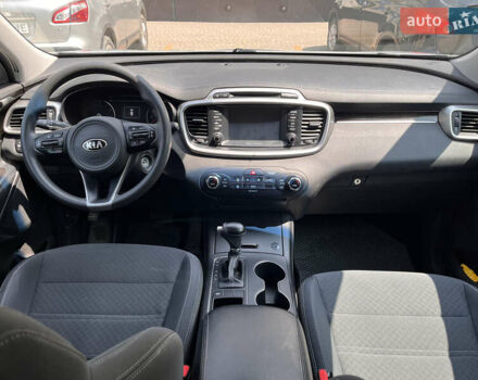 Серый Киа Соренто, объемом двигателя 2.4 л и пробегом 125 тыс. км за 15200 $, фото 18 на Automoto.ua